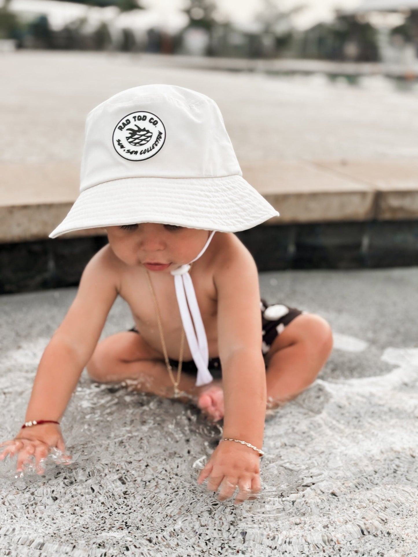 MANHATTAN WATERPROOF BUCKET HAT