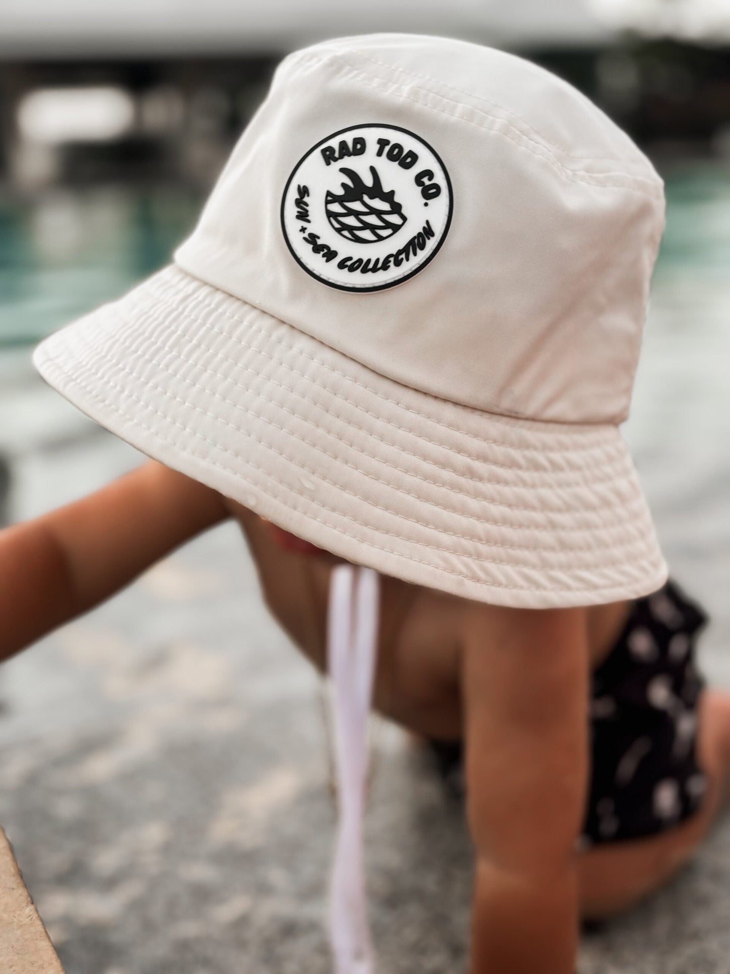 MANHATTAN WATERPROOF BUCKET HAT